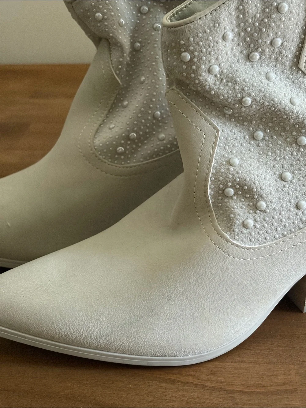 MIA Lauanne Cream Pearl Embellished Western Cowgirl Boots Ankle Booties 7.5